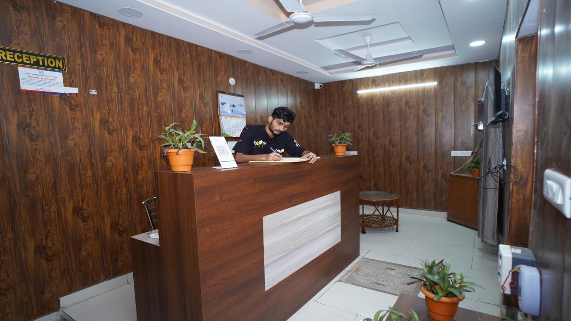 Hotel Apoorv - Near Jaipur Railway Station Zewnętrze zdjęcie